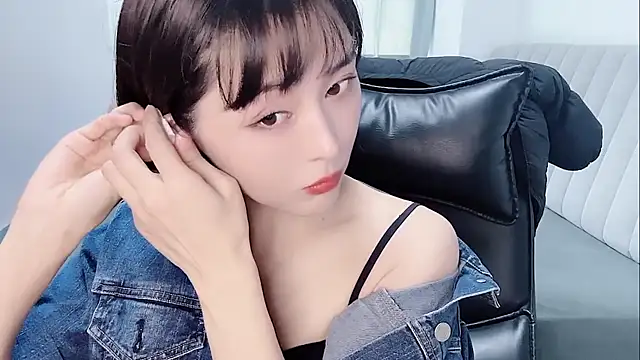 Ianxuan online show from November 2025 04:56:02 AM