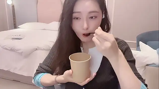 Ianxuan online show from November 2025 12:42:02 PM