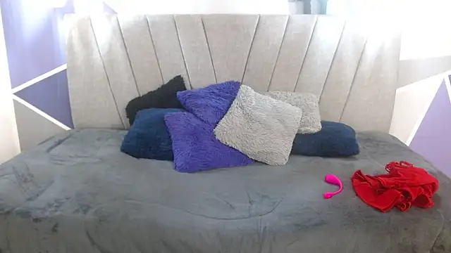 Snapshot of NatiHoran chatting on December 2025 11:39:01 PM NatiHoran online show from December 2025 11:39:01 PM