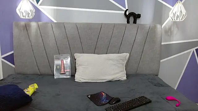 Snapshot of NatiHoran chatting on February 2026 10:21:02 PM NatiHoran online show from February 2026 10:21:02 PM