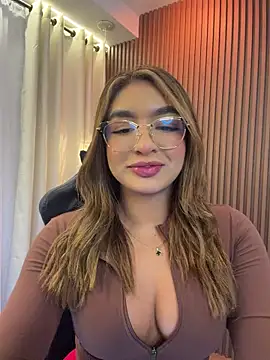 Snapshot of jenn_fit chatting on April 2026 02:03:02 AM jenn fit online show from April 2026 02:03:02 AM