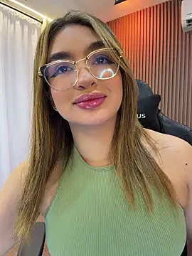 Snapshot of jenn_fit chatting on May 2026 05:06:01 AM jenn fit online show from May 2026 05:06:01 AM
