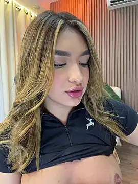 Snapshot of jenn_fit chatting on May 2026 07:35:01 PM jenn fit online show from May 2026 07:35:01 PM