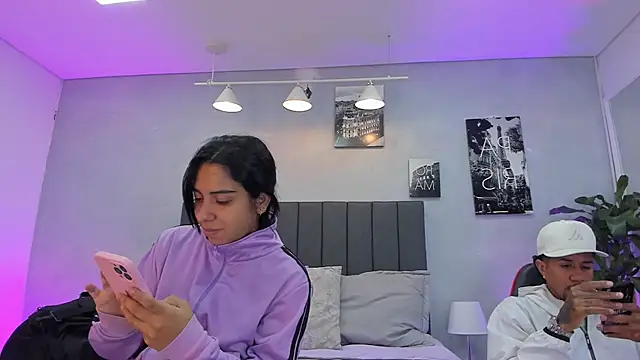 Snapshot of violet_and_myers chatting on October 2025 11:20:01 AM violet and myers online show from October 2025 11:20:01 AM