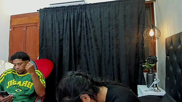 Snapshot of violet_and_myers chatting on November 2025 11:32:02 AM violet and myers online show from November 2025 11:32:02 AM