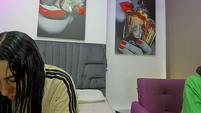 violet and myers online show from October 2025 11:44:02 AM