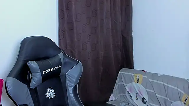 Snapshot of violet_and_myers chatting on December 2025 01:28:02 PM violet and myers online show from December 2025 01:28:02 PM