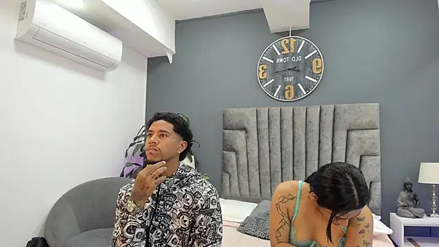 violet and myers online show from October 2025 11:34:02 AM