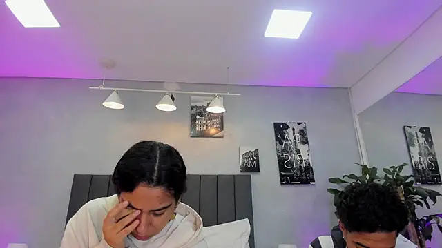 Snapshot of violet_and_myers chatting on November 2025 11:32:02 AM violet and myers online show from November 2025 11:32:02 AM