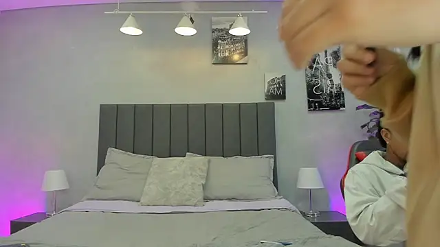 Snapshot of violet_and_myers chatting on October 2025 11:31:02 AM violet and myers online show from October 2025 11:31:02 AM