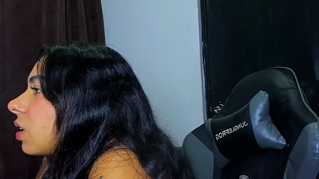 violet and myers online show from April 2026 09:32:02 PM