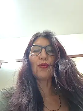 Snapshot of swity_foster chatting on June 2026 02:29:01 PM swity foster online show from June 2026 02:29:01 PM