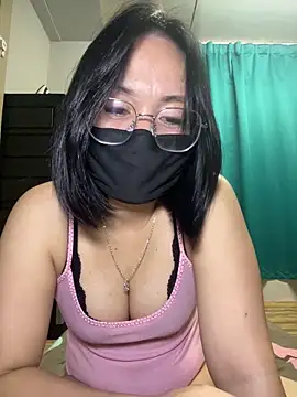 melyiaaa online show from December 2025 02:50:01 PM