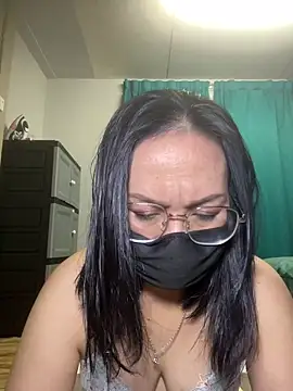 melyiaaa online show from May 2026 02:33:02 PM