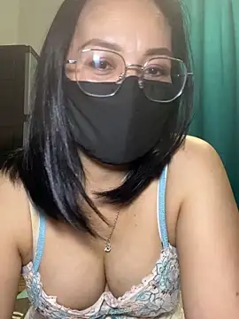melyiaaa online show from May 2026 02:24:02 PM