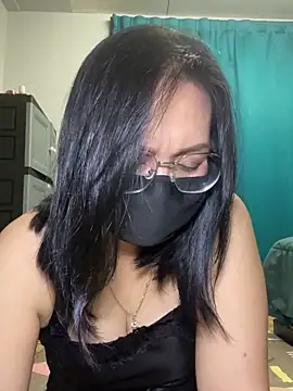 melyiaaa online show from April 2026 02:21:01 PM