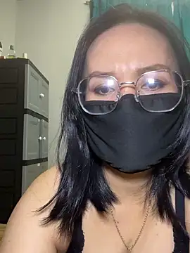melyiaaa online show from May 2026 01:47:02 PM