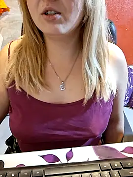 qSensi online show from December 2025 09:27:01 PM