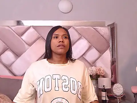 Ashleyroberst online show from October 2025 10:28:01 AM