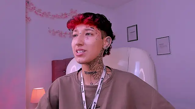 Luci Rose online show from April 2026 07:43:01 PM