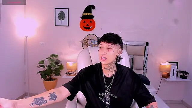 Luci Rose online show from October 2025 02:43:02 AM