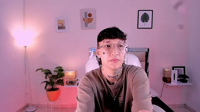 Luci Rose online show from November 2025 02:04:01 AM