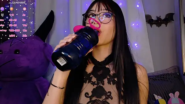 Snapshot of Shar_Succubus chatting on October 2025 01:11:01 AM Shar Succubus online show from October 2025 01:11:01 AM