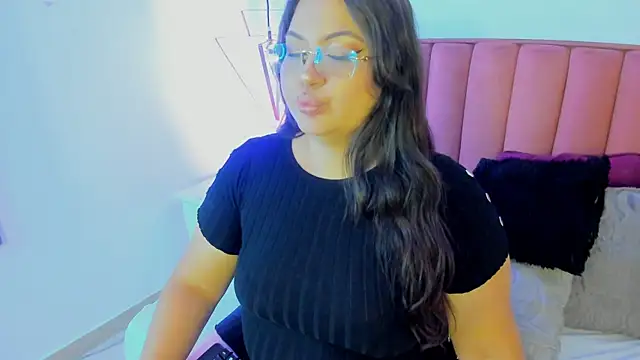 Snapshot of Tessa_Sinclaire chatting on October 2025 09:16:02 PM Tessa Sinclaire online show from October 2025 09:16:02 PM