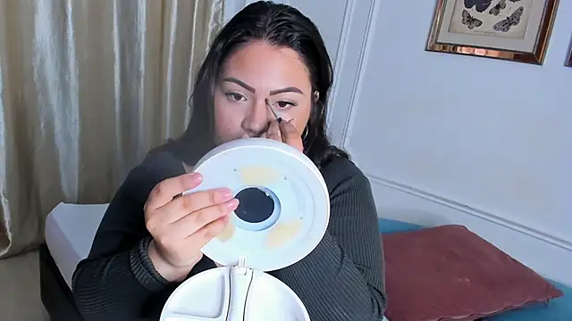 Snapshot of Tessa_Sinclaire chatting on September 2025 08:26:01 PM Tessa Sinclaire online show from September 2025 08:26:01 PM