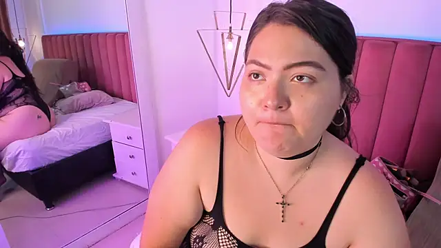 Tessa Sinclaire online show from April 2026 07:59:01 PM