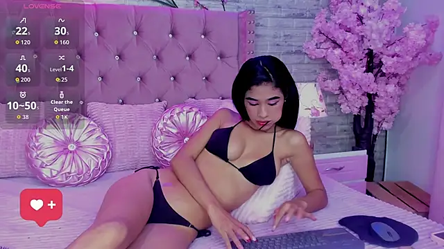 ZaryJonnes online show from September 2025 09:21:02 PM
