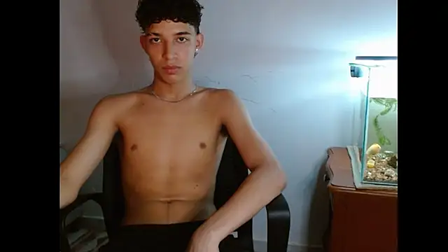 Snapshot of Xtremeplay_18 chatting on October 2025 11:38:02 PM Xtremeplay 18 online show from October 2025 11:38:02 PM