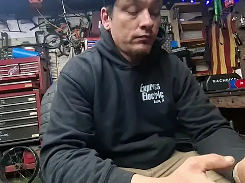 twistafatpipe online show from March 2026 11:45:02 PM