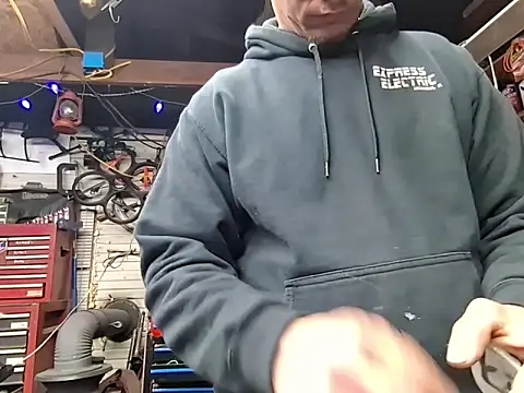 twistafatpipe online show from February 2026 11:05:02 PM