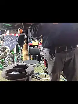 twistafatpipe online show from November 2025 04:01:02 AM