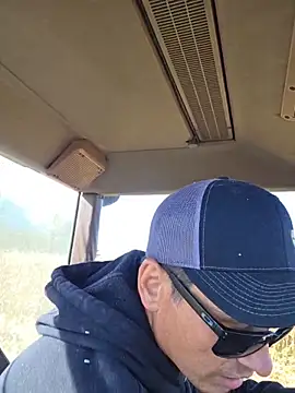 twistafatpipe online show from October 2025 04:39:01 PM