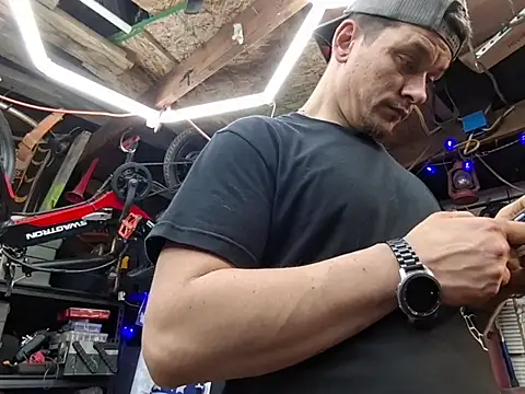 twistafatpipe online show from March 2026 05:44:02 PM