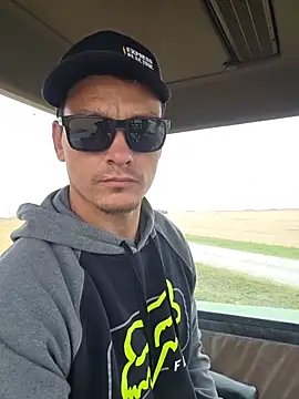 twistafatpipe online show from October 2025 03:12:01 PM