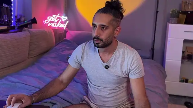 Secret Lovers1 online show from April 2026 11:23:02 PM