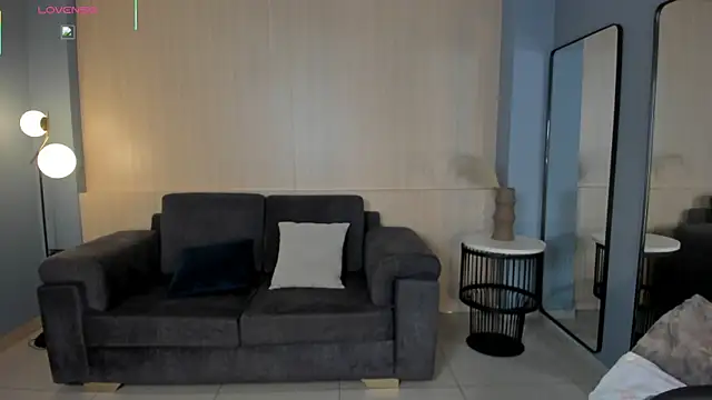VeronicaBlue online show from June 2026 09:39:02 AM