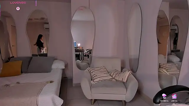 VeronicaBlue online show from March 2026 10:05:02 AM