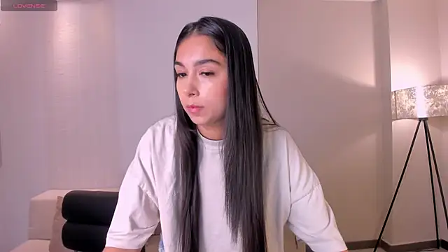 Snapshot of VeronicaBlue chatting on September 2025 10:43:01 AM VeronicaBlue online show from September 2025 10:43:01 AM