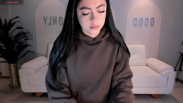 NataliaGaret online show from April 2026 10:00:01 AM