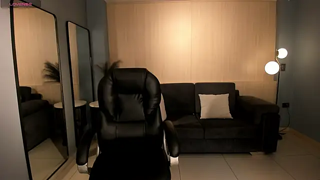 MilaColeman online show from November 2025 02:03:01 AM