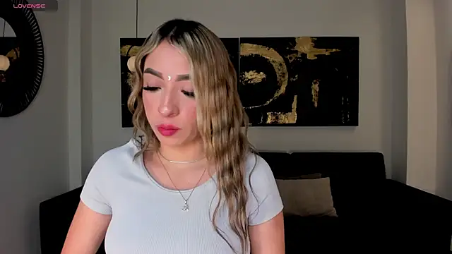 LizzCooper online show from November 2025 07:39:01 PM