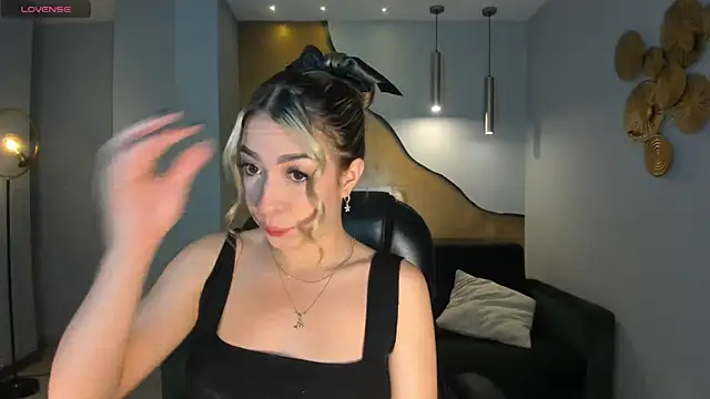 LizzCooper online show from November 2025 04:05:02 AM