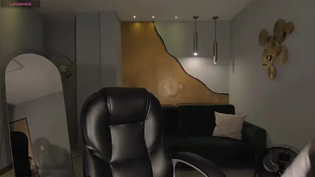 LizzCooper online show from November 2025 04:15:02 AM