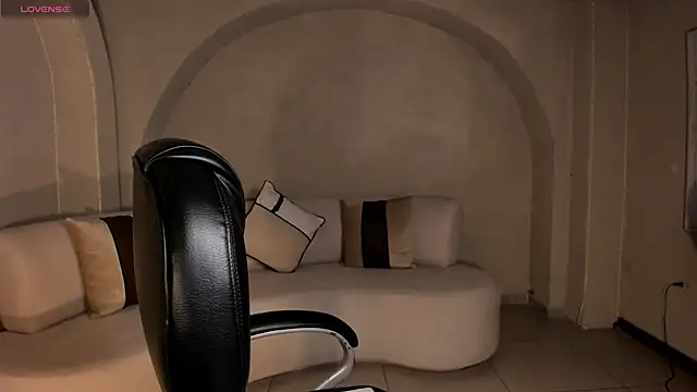 AmberColors  online show from December 2025 07:48:01 PM