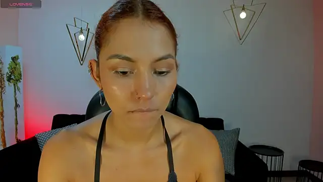 AmberColors  online show from February 2026 07:10:01 PM