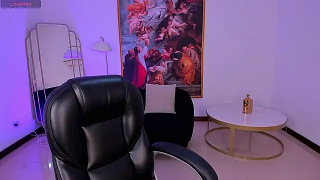 AmberColors  online show from April 2026 07:18:01 PM